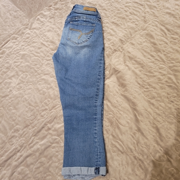 YMI women's jeans capris - Picture 2 of 5